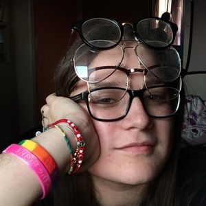 Meet your Posher, Abi